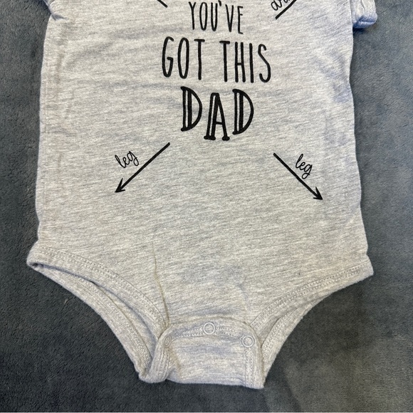 ⭐️5/15$⭐️ Dad needs help! Graphic onesie - Picture 2 of 5